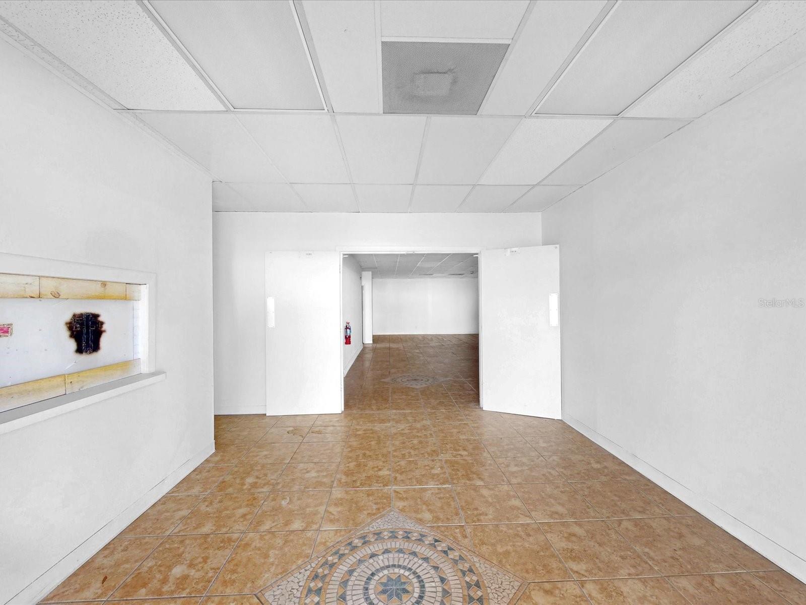 Listing photo id 5 for 3425 Forsyth Road