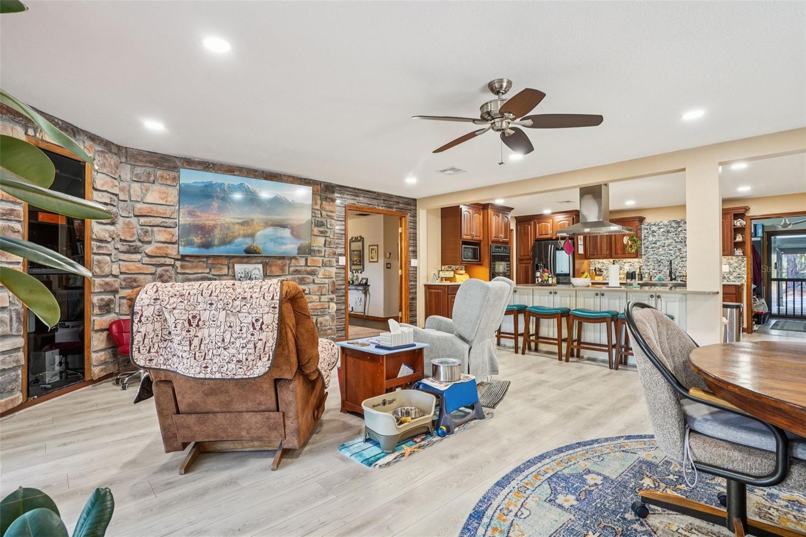 Image 16 of 78 For 29207 Old Mill W