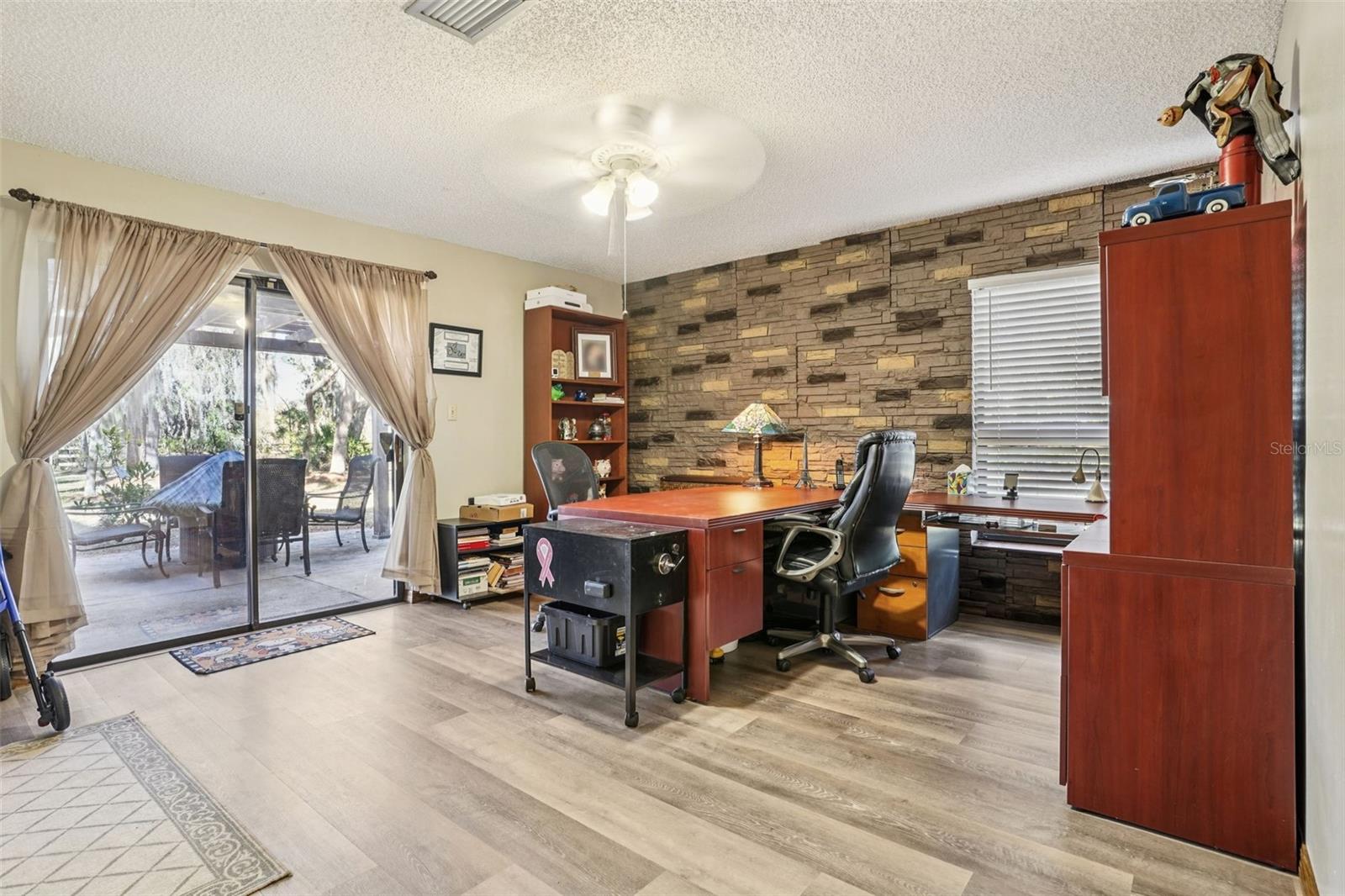 Image 32 of 78 For 29207 Old Mill W