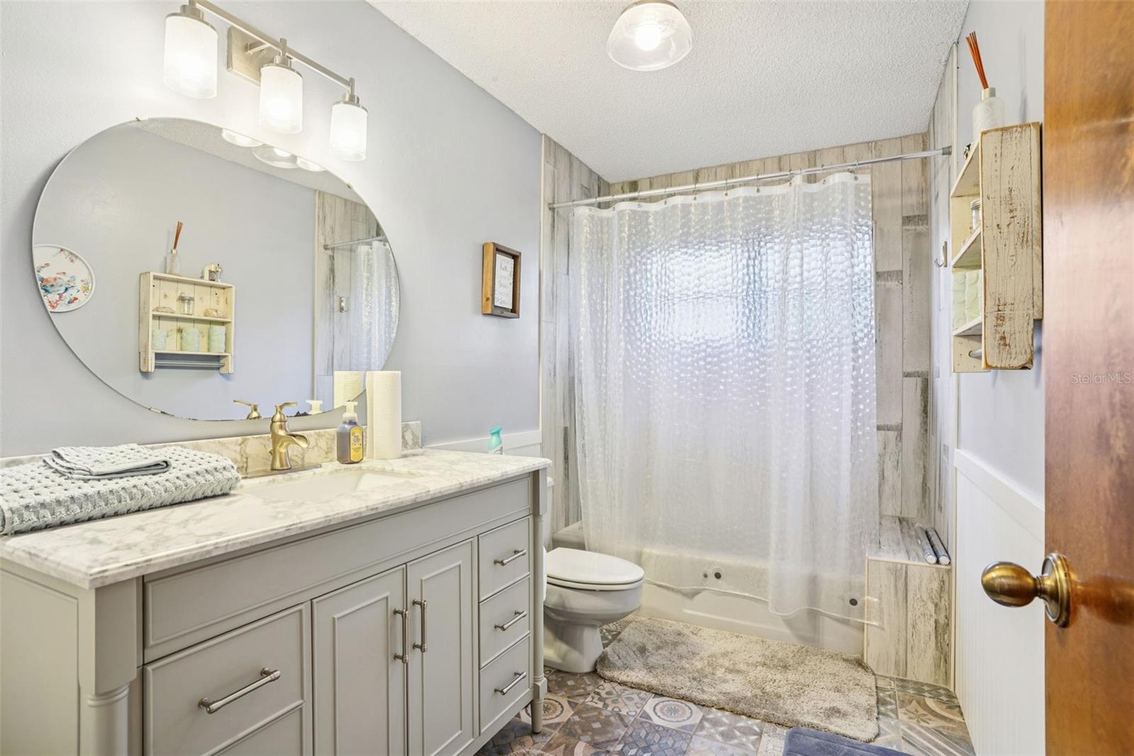 Image 39 of 78 For 29207 Old Mill W