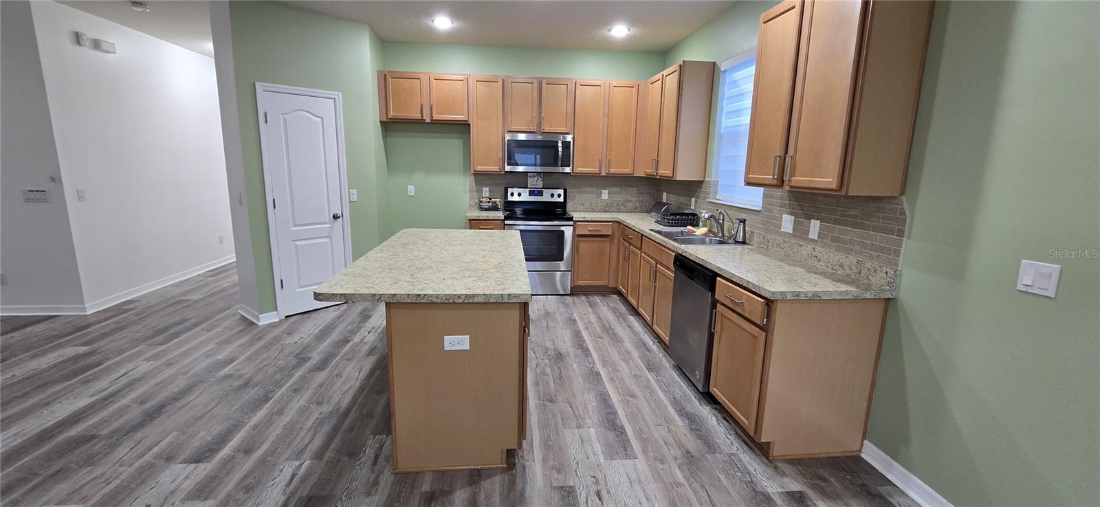 Image 23 of 29 For 2754 Creekmore Court