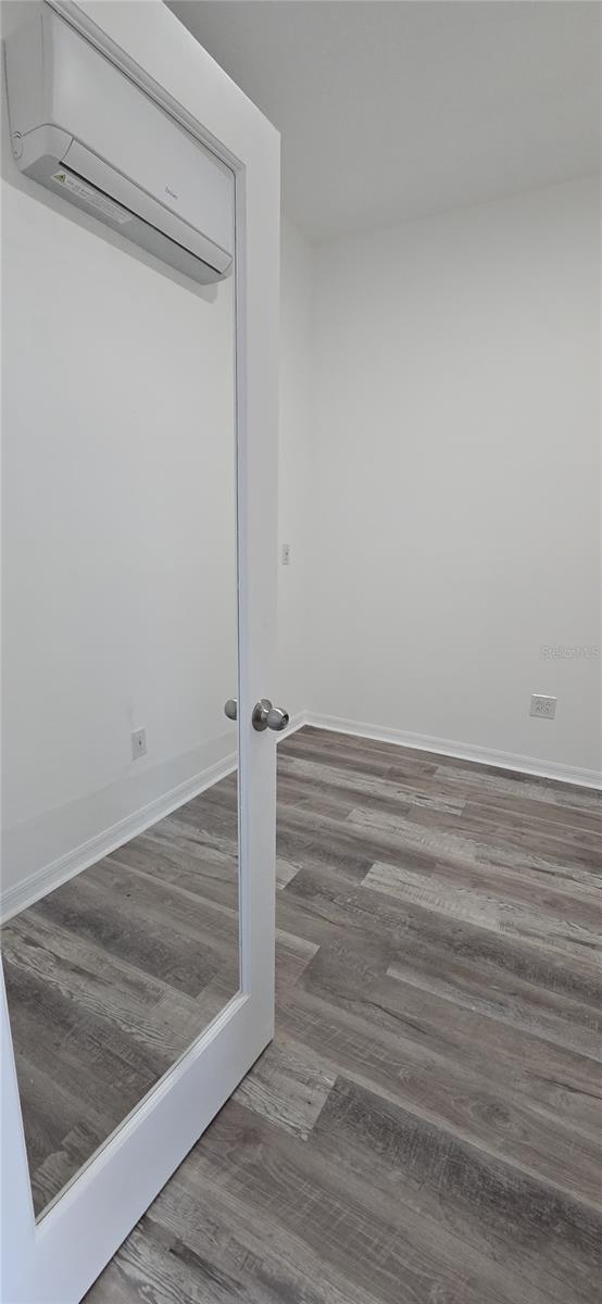 Image 4 of 29 For 2754 Creekmore Court