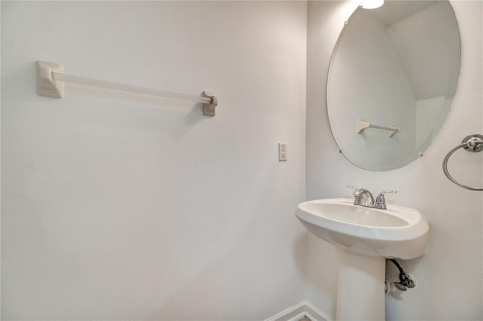 Image 11 of 27 For 10494 Park Commons Drive