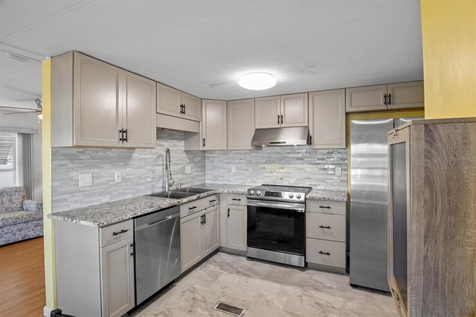 Image 8 of 42 For 4420 Limewood Street