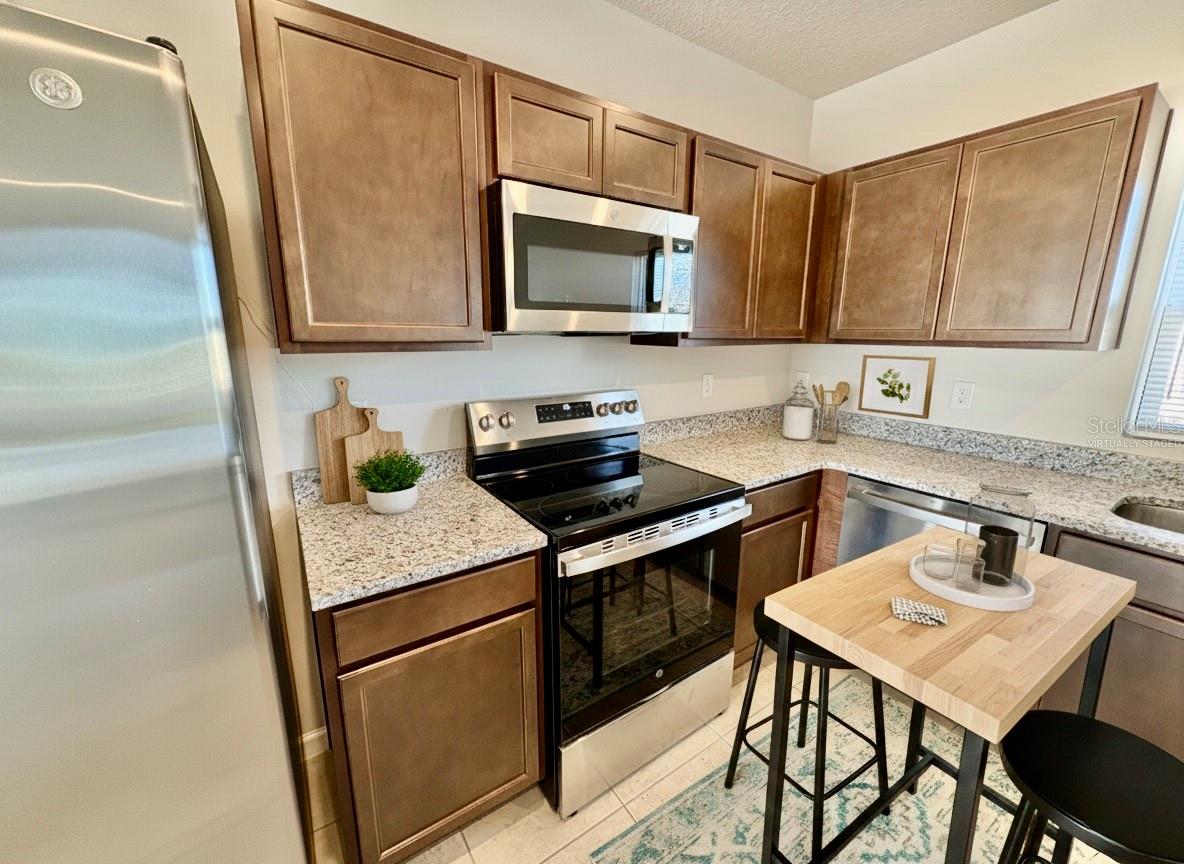 Image 5 of 36 For 1221 Lexington Lane