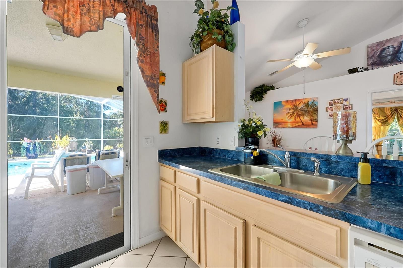 Image 4 of 53 For 2902 Evans Way