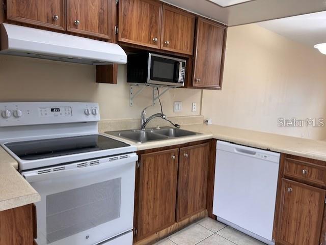 Image 8 of 39 For 40 Country Cove Way