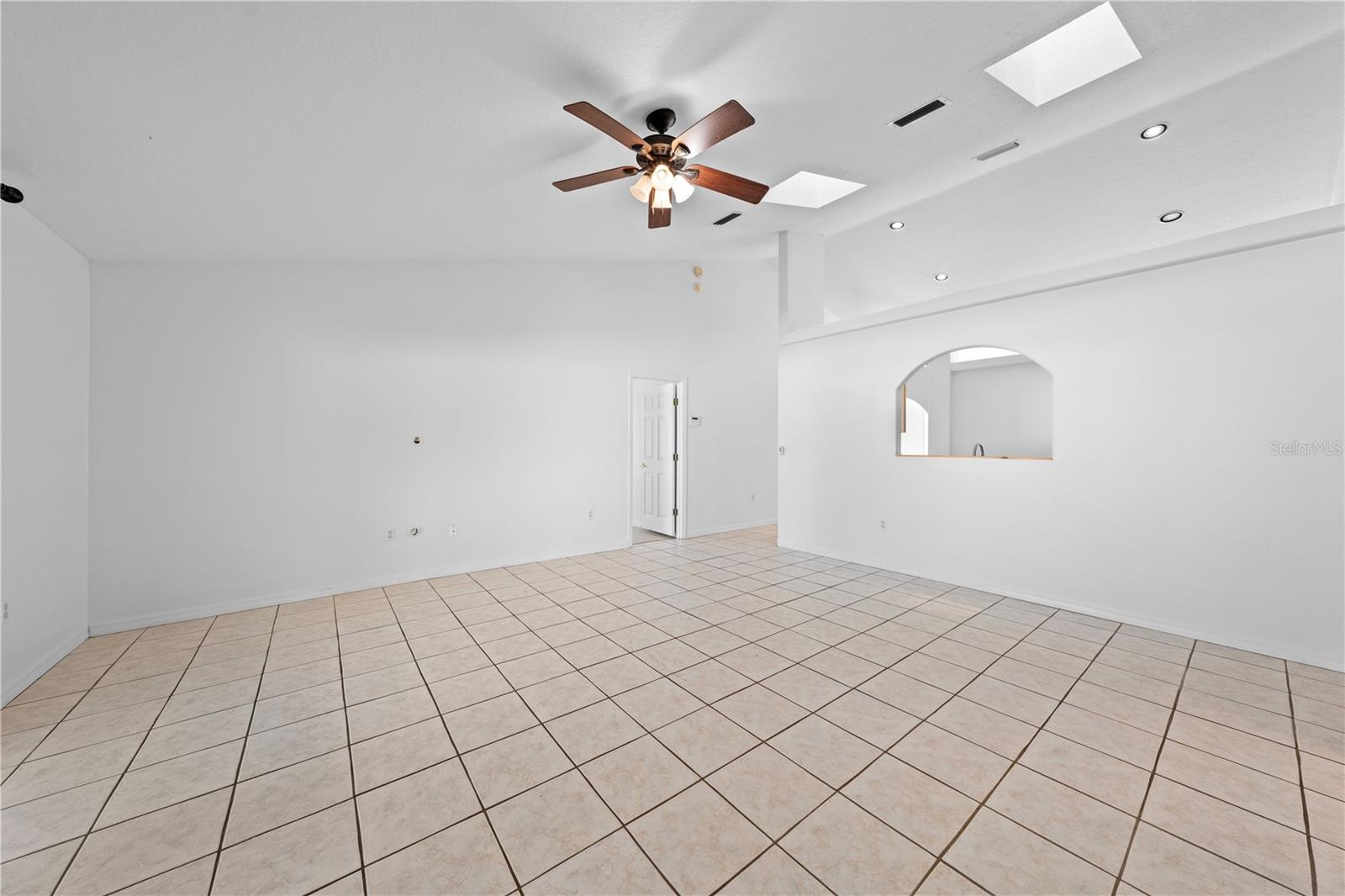 Image 34 of 56 For 2708 Kayak Court