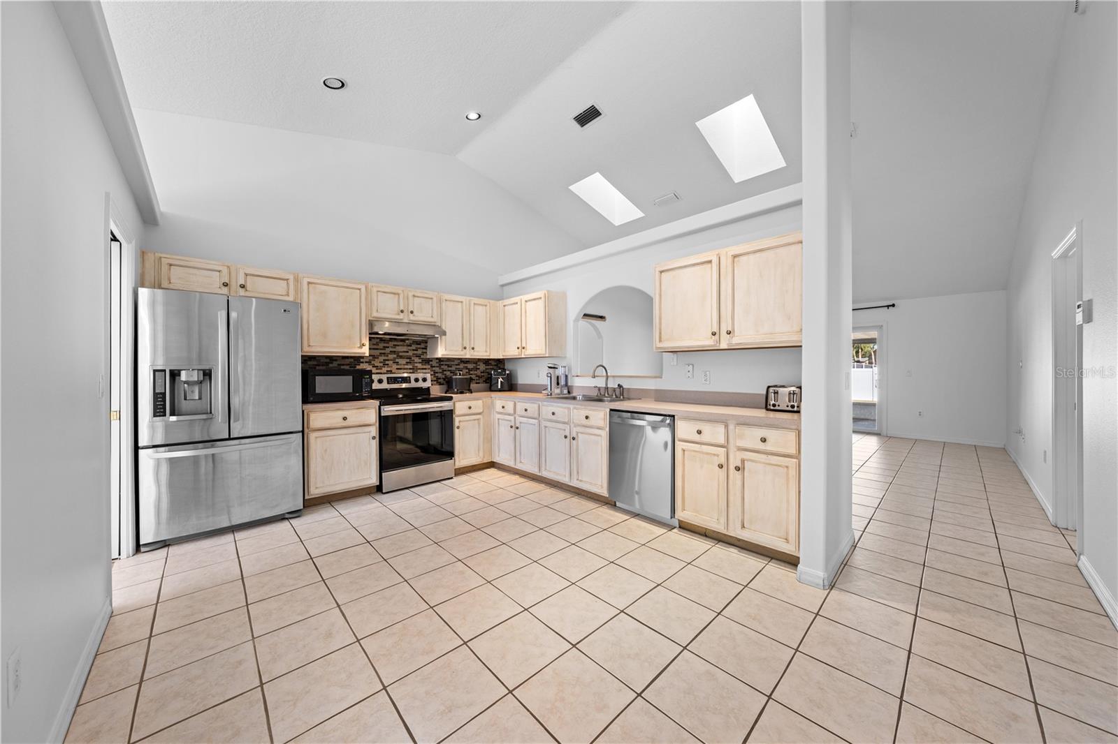 Image 35 of 56 For 2708 Kayak Court