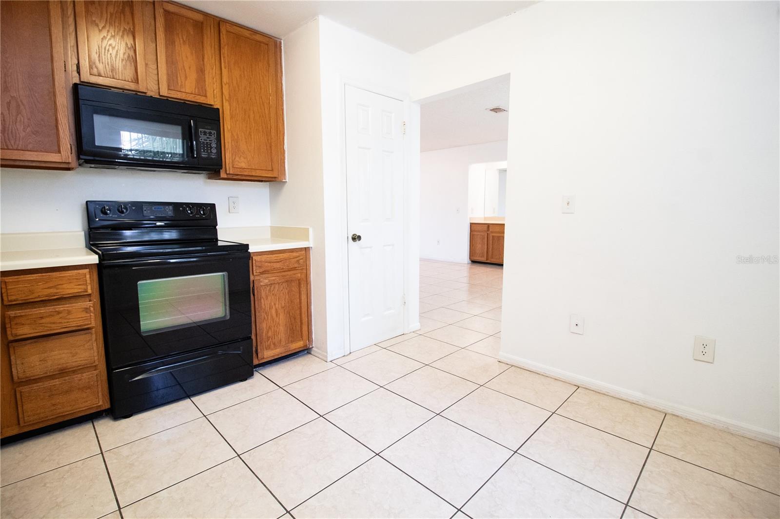 Image 10 of 32 For 2304 Clubside Drive 2304