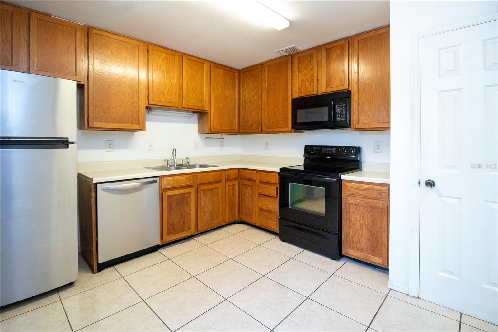 Image 8 of 32 For 2304 Clubside Drive 2304