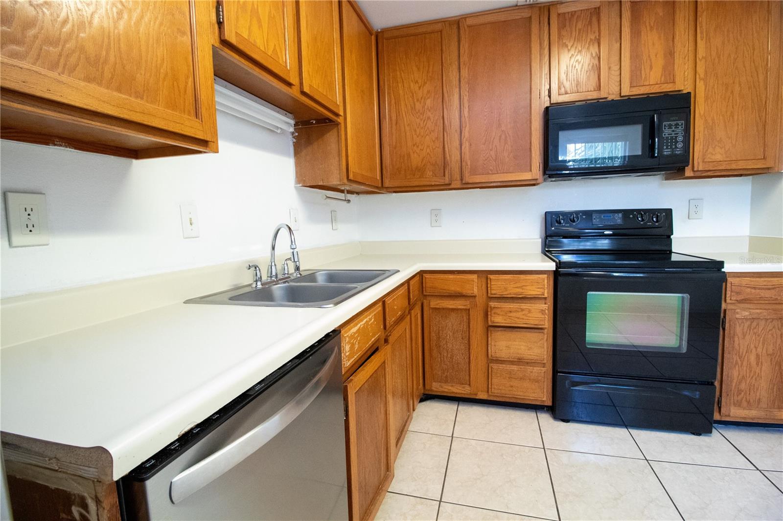 Image 9 of 32 For 2304 Clubside Drive 2304