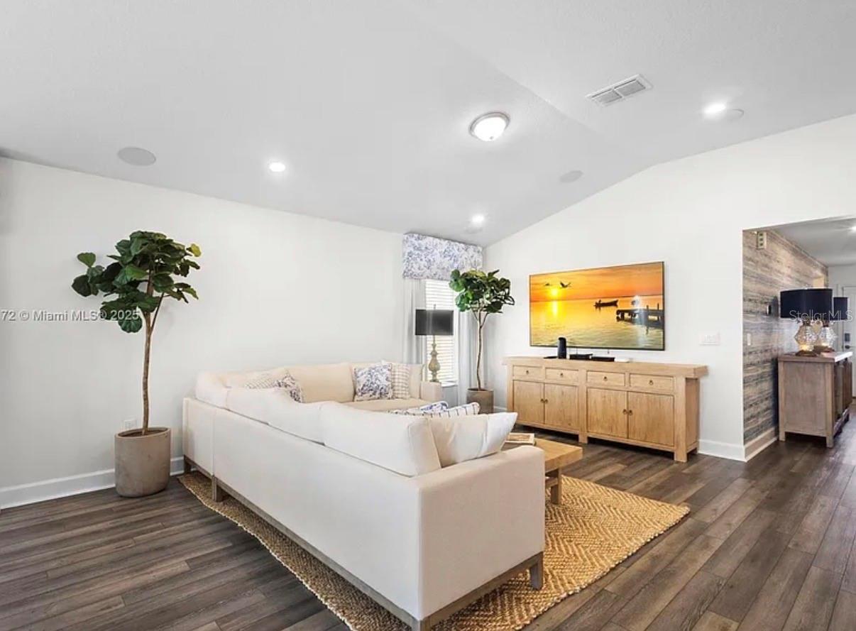 Image 10 of 21 For 9100 Oscraft Drive