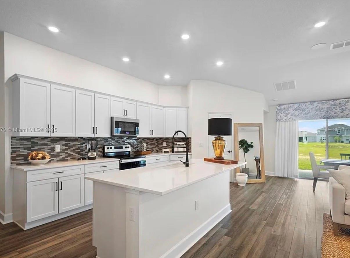 Image 4 of 21 For 9100 Oscraft Drive