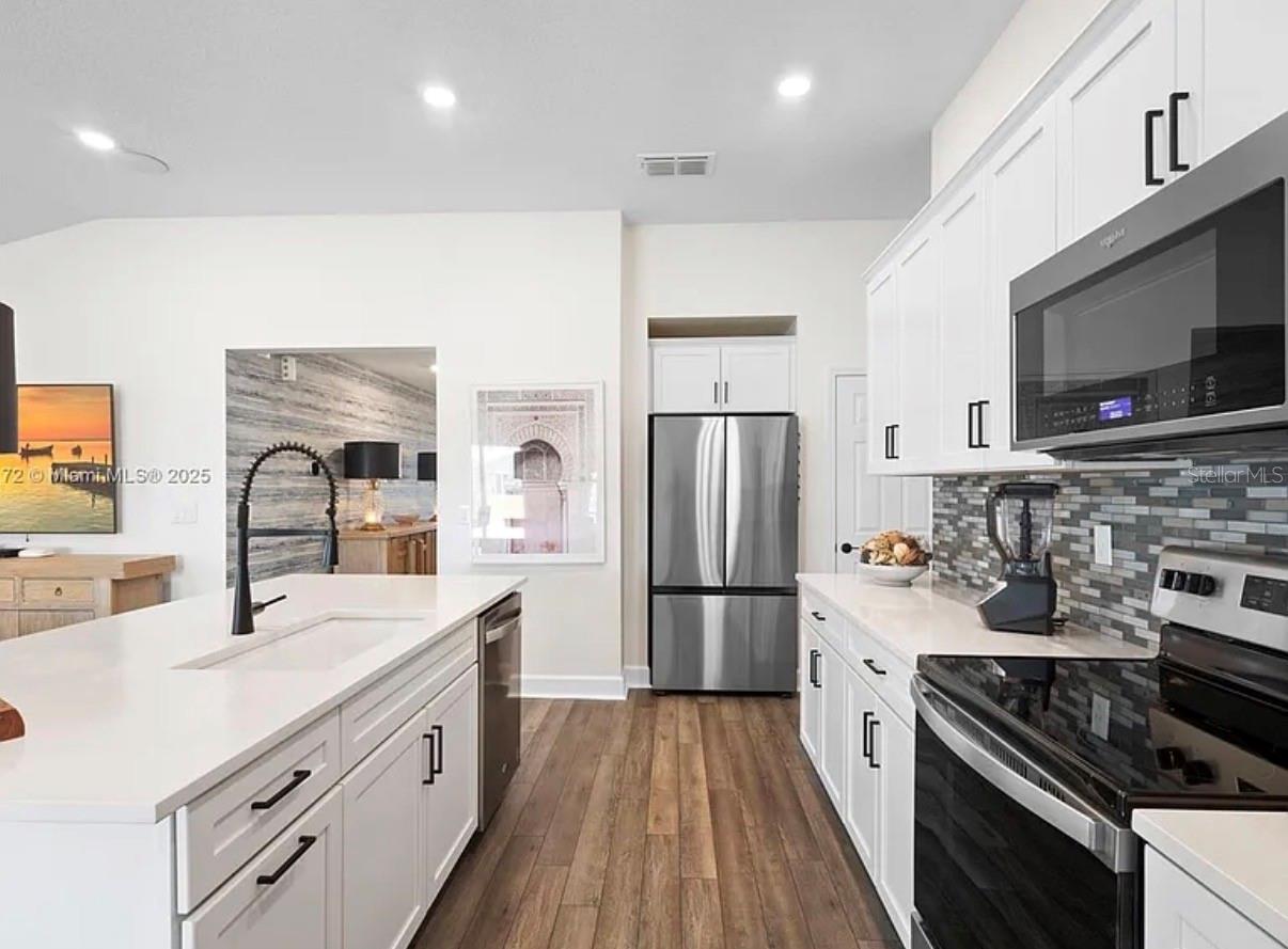 Image 7 of 21 For 9100 Oscraft Drive