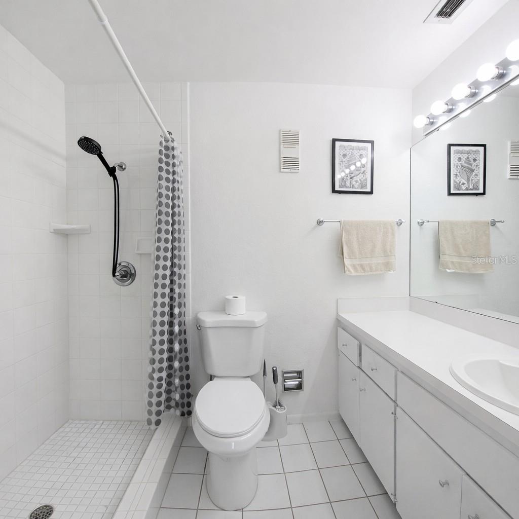 Image 10 of 15 For 1502 Buckeye Road Ne 3