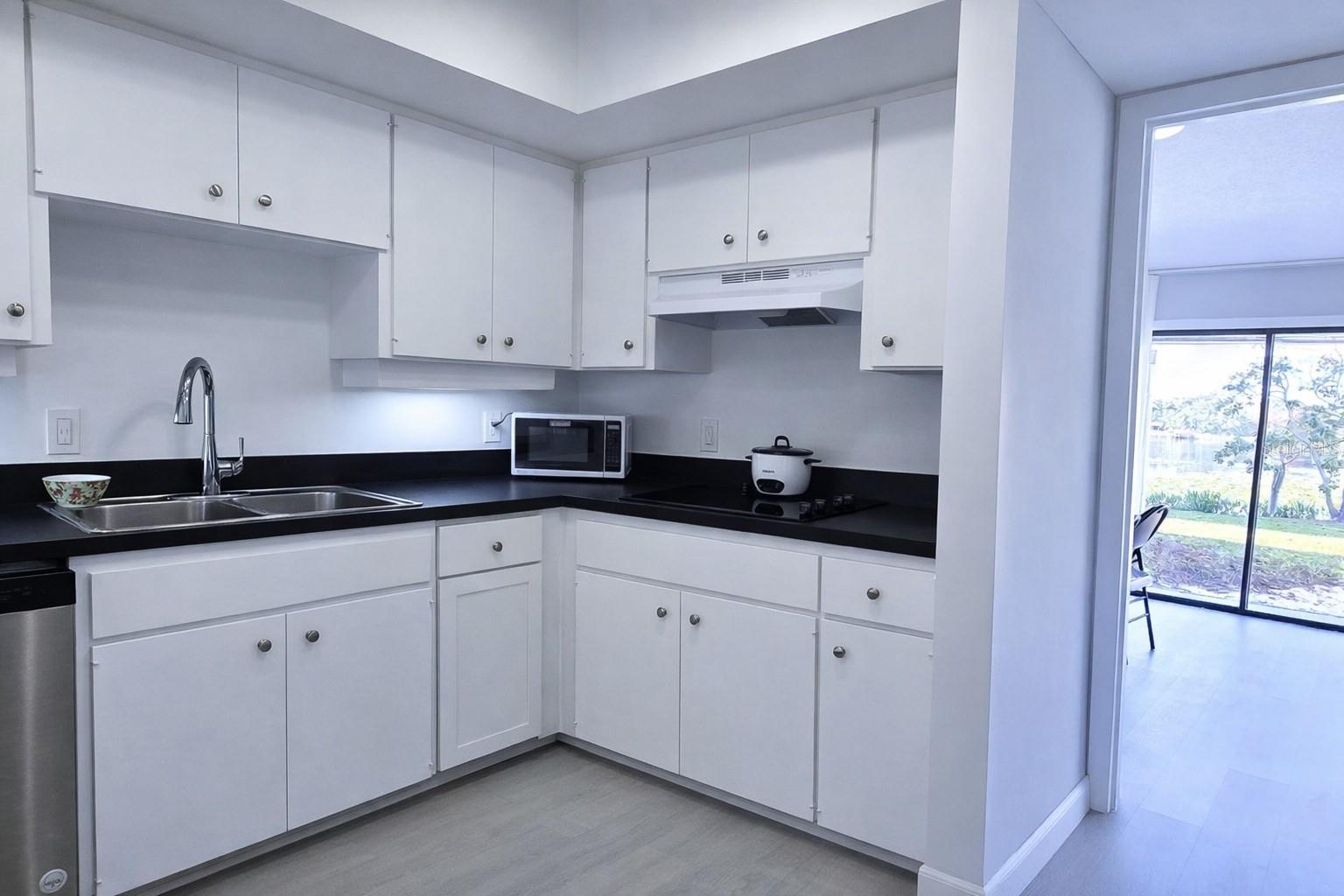 Image 4 of 15 For 1502 Buckeye Road Ne 3