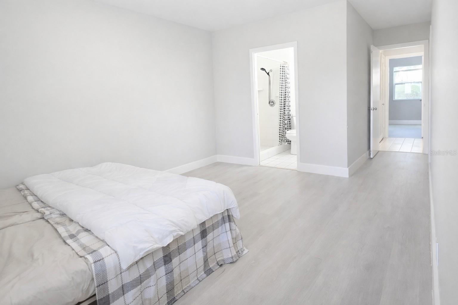 Image 9 of 15 For 1502 Buckeye Road Ne 3