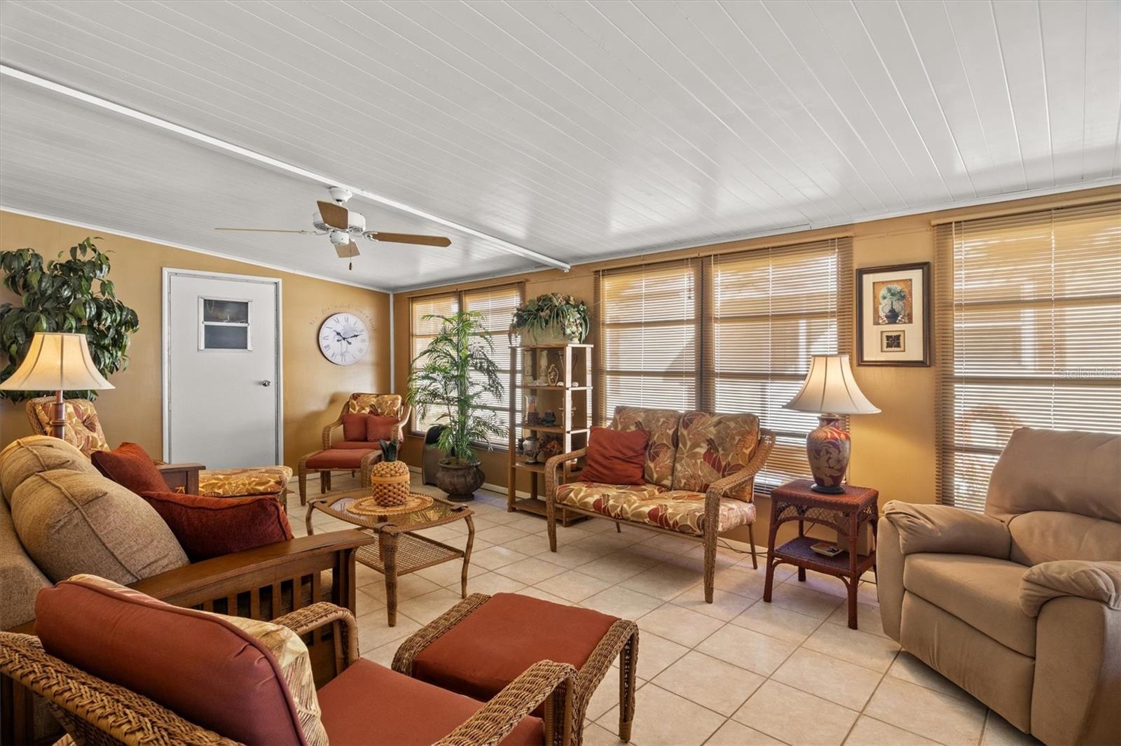 Image 4 of 42 For 6619 Westchester Drive Ne