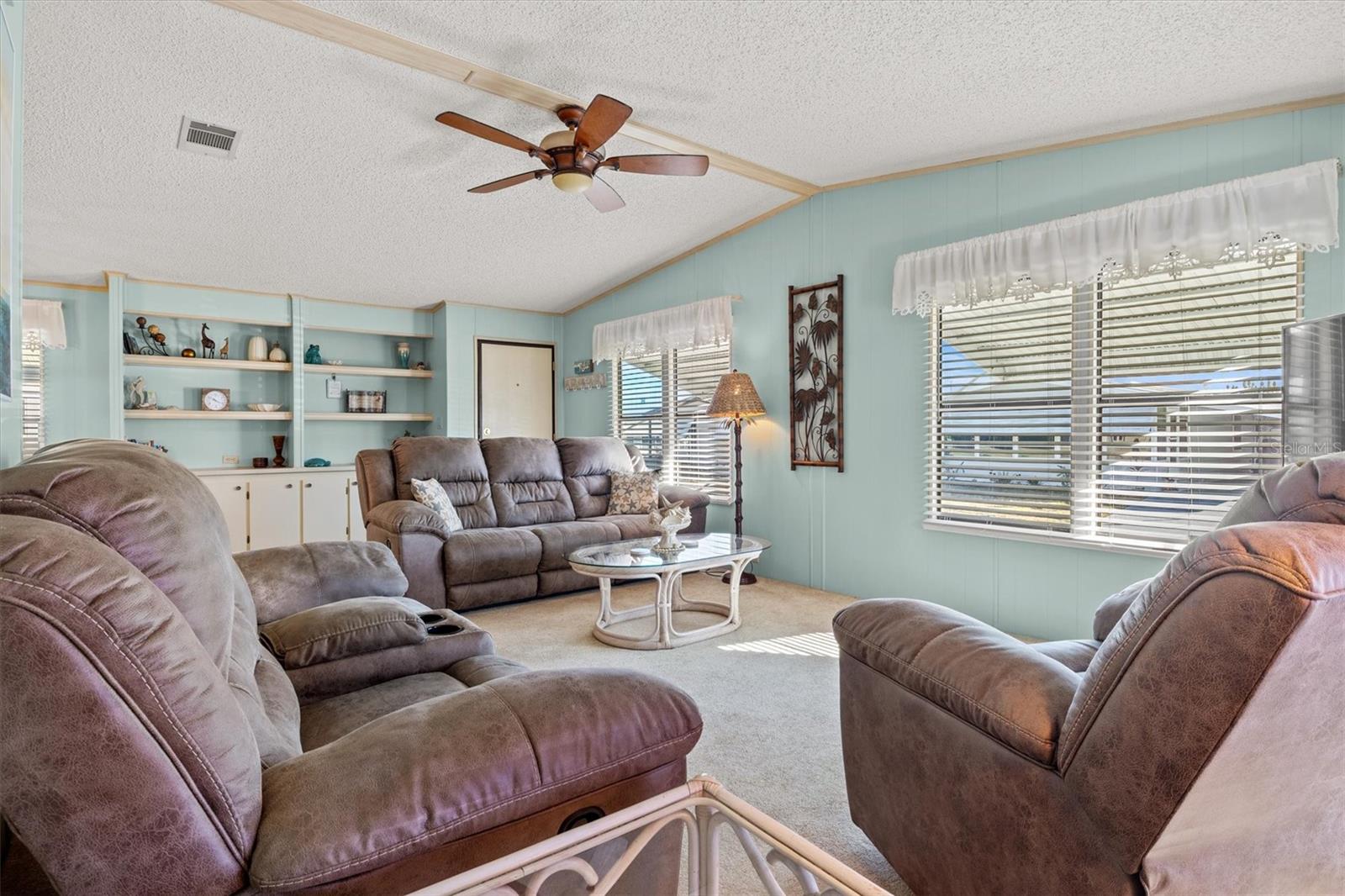 Image 9 of 42 For 6619 Westchester Drive Ne