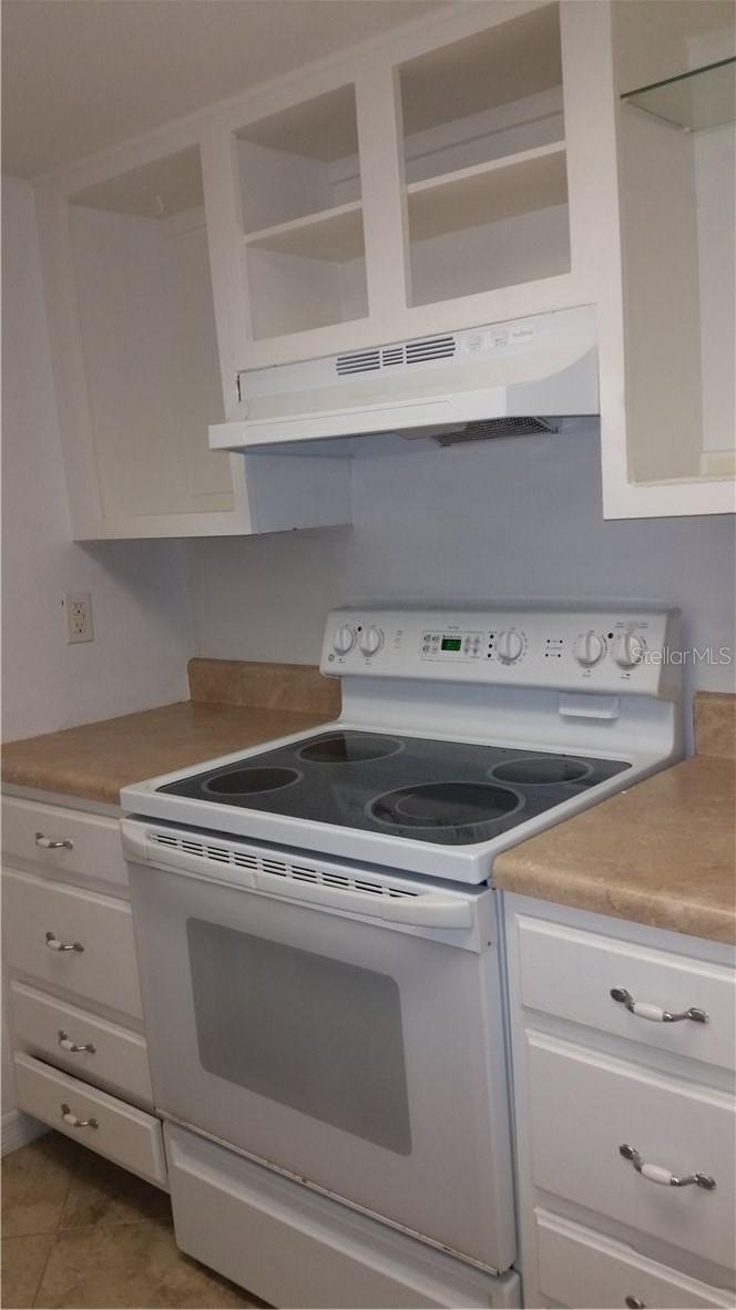 Image 7 of 15 For 5989 Village Circle 890