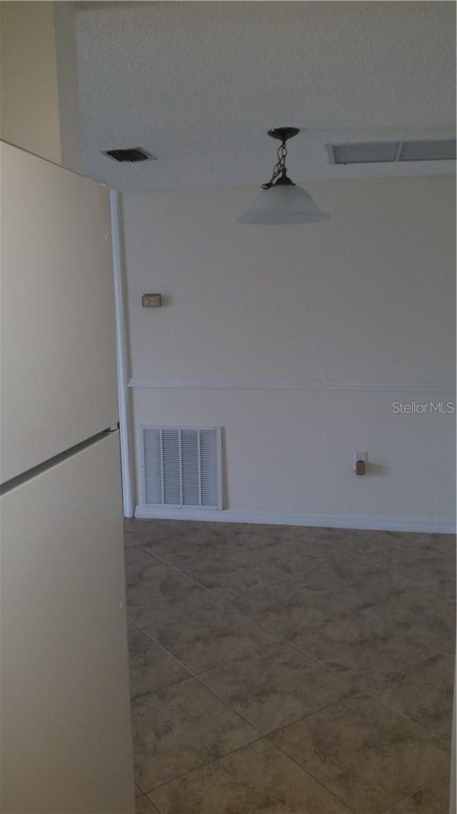 Image 9 of 15 For 5989 Village Circle 890