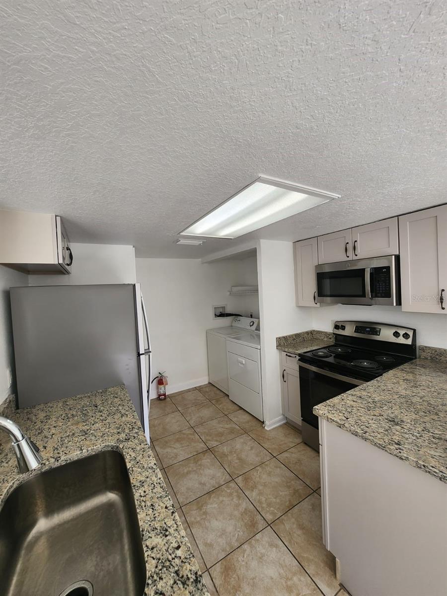 Image 6 of 18 For 436 Washington Palm Loop A