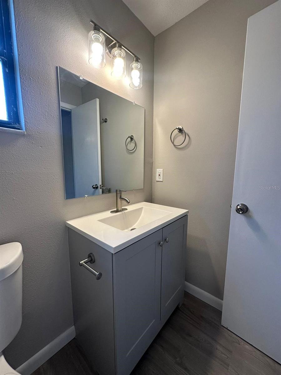 Image 26 of 49 For 147 Almond Road