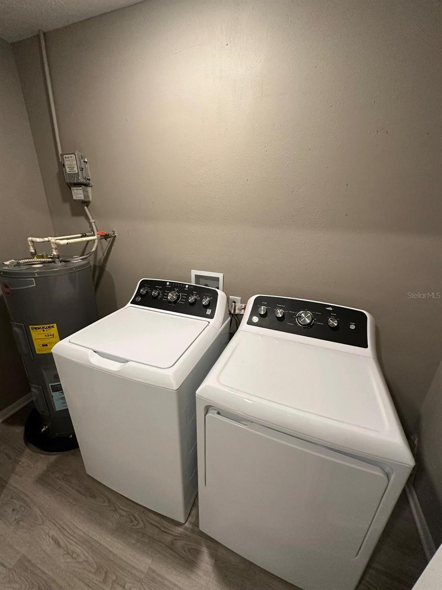 Image 44 of 49 For 147 Almond Road