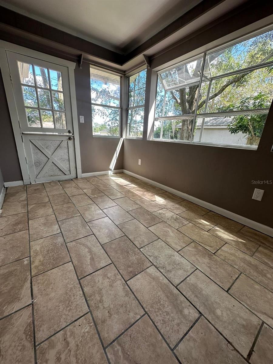 Image 46 of 49 For 147 Almond Road