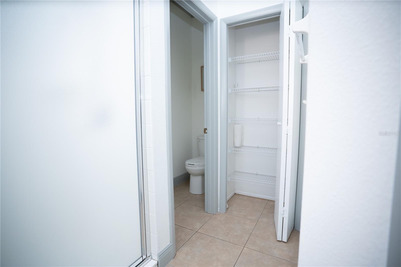 Image 11 of 25 For 546 Bloomingdale Drive