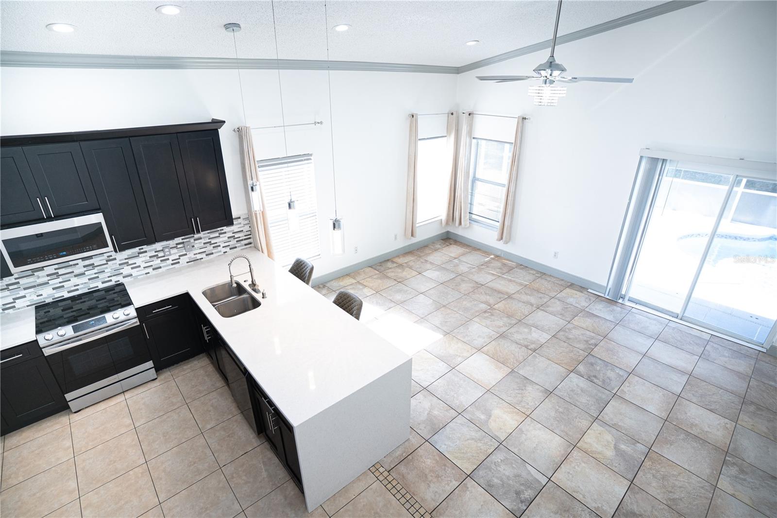 Image 16 of 25 For 546 Bloomingdale Drive