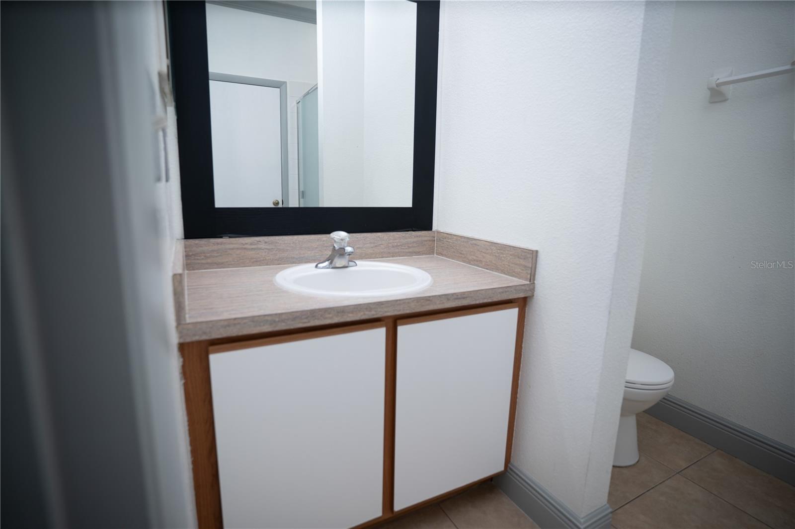 Image 17 of 25 For 546 Bloomingdale Drive