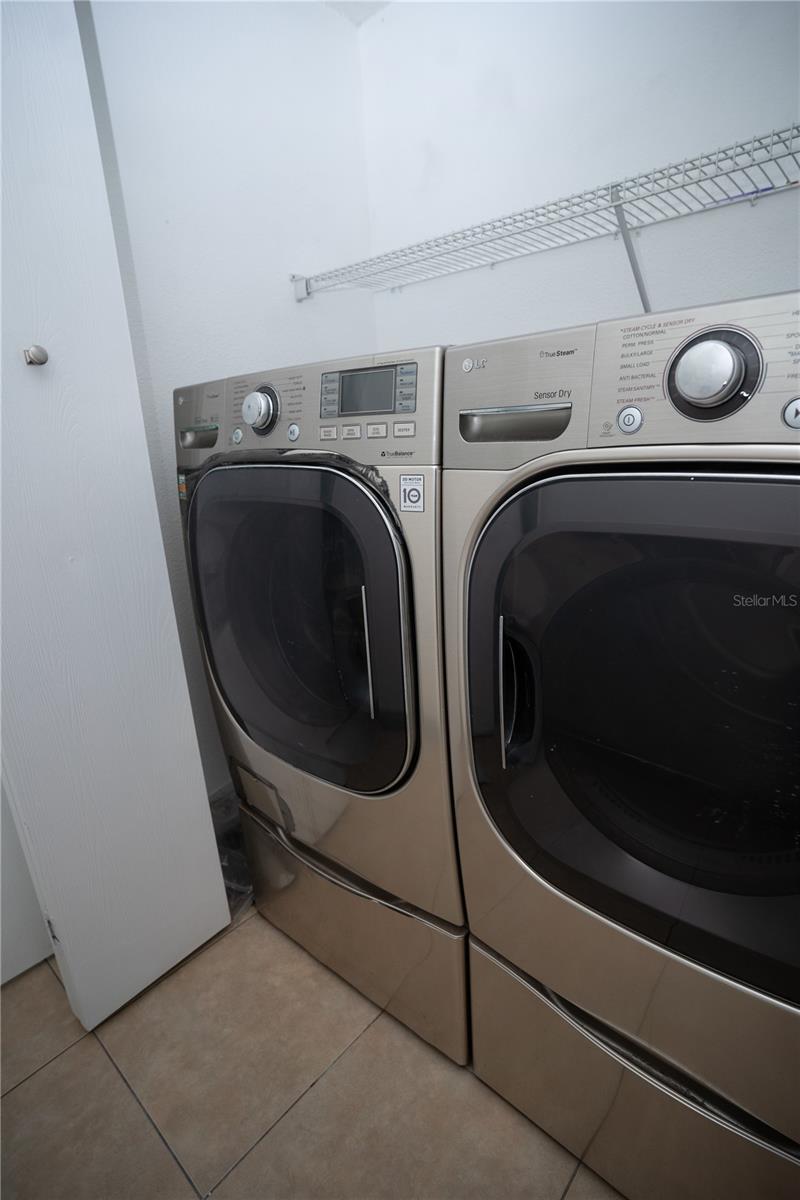 Image 18 of 25 For 546 Bloomingdale Drive