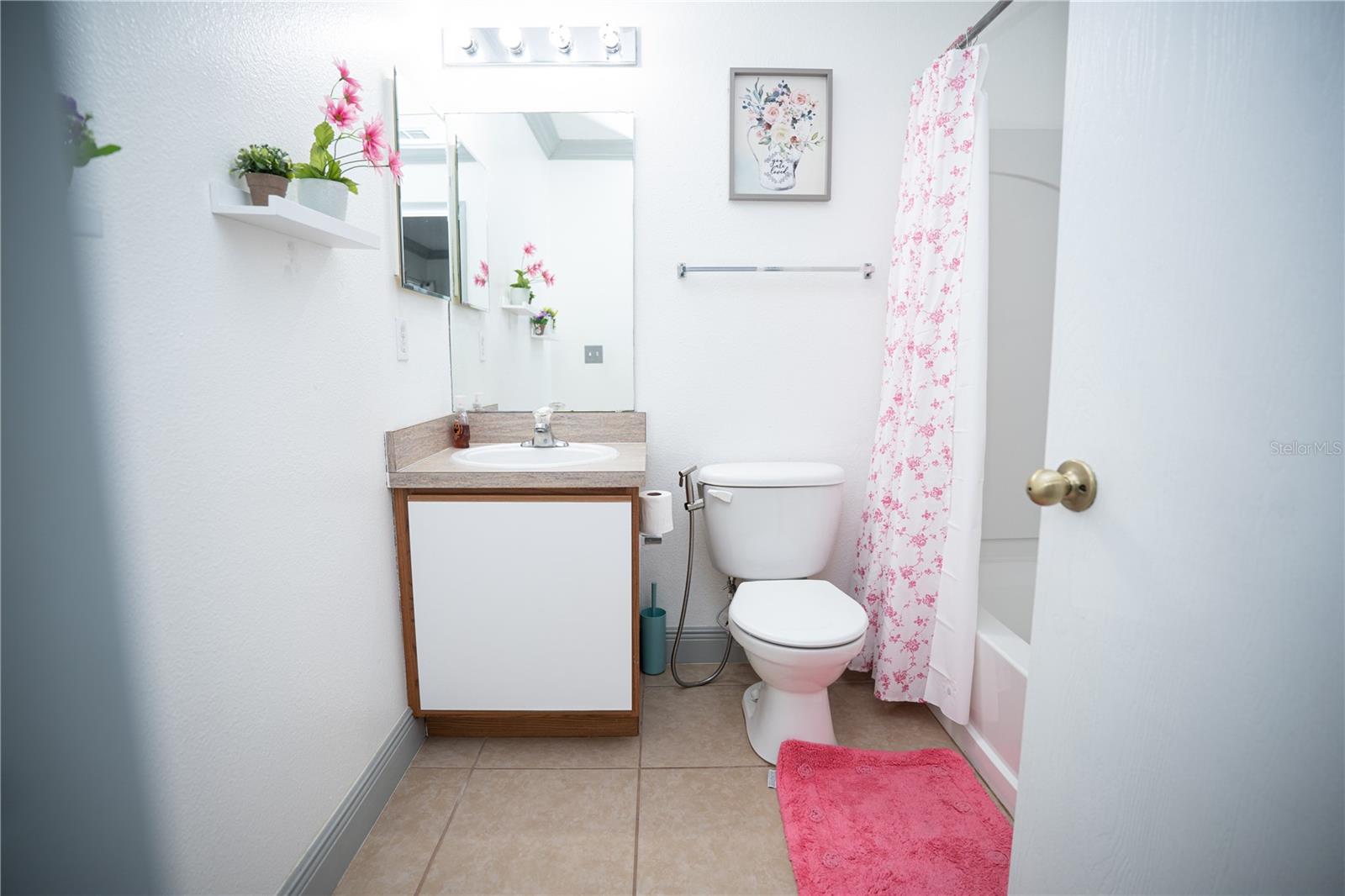 Image 21 of 25 For 546 Bloomingdale Drive