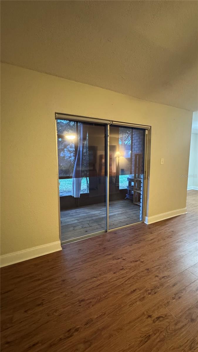 Image 11 of 22 For 205 Lewfield Circle 205