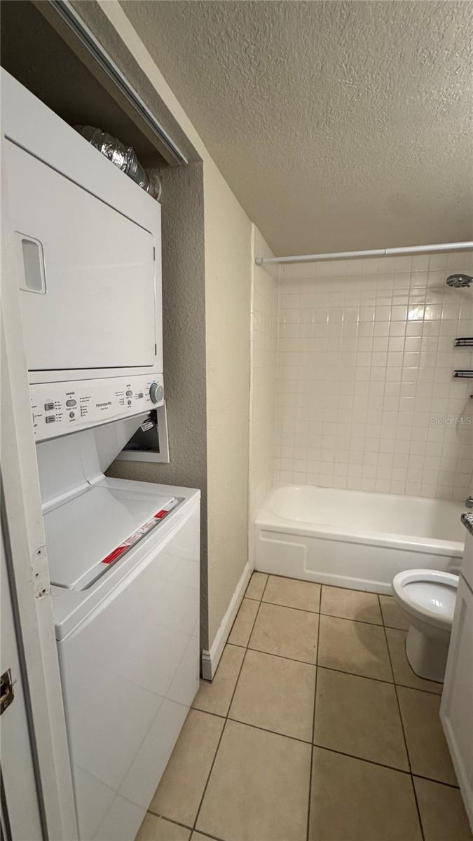 Image 19 of 22 For 205 Lewfield Circle 205