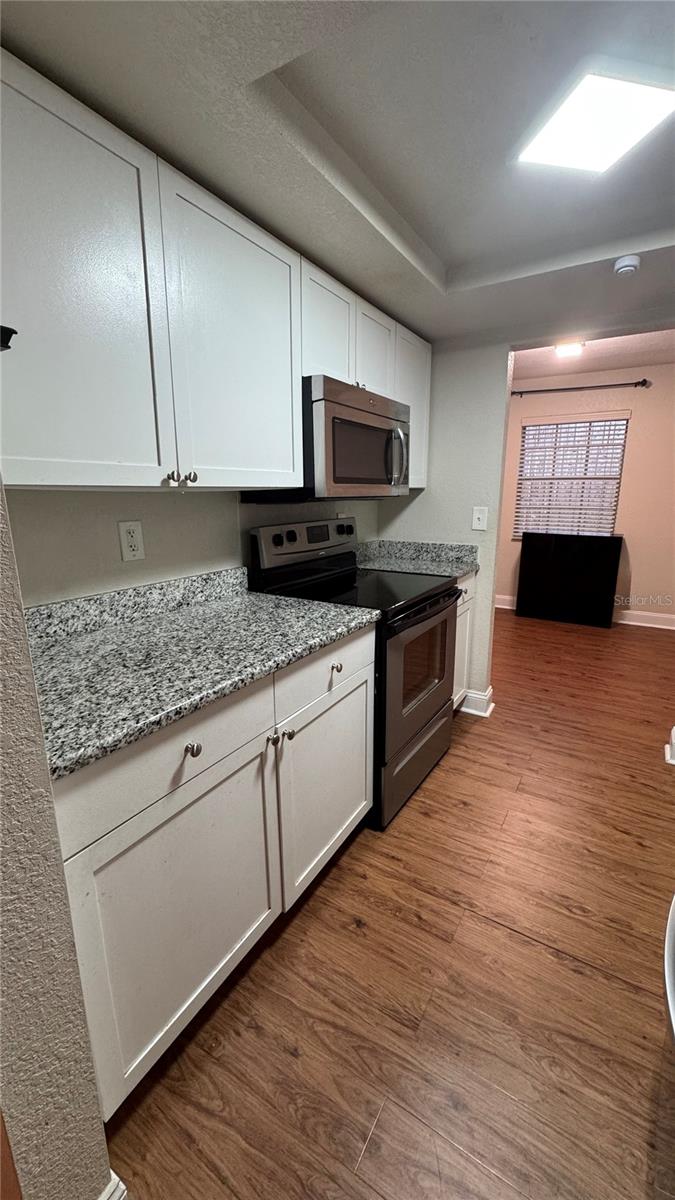 Image 7 of 22 For 205 Lewfield Circle 205