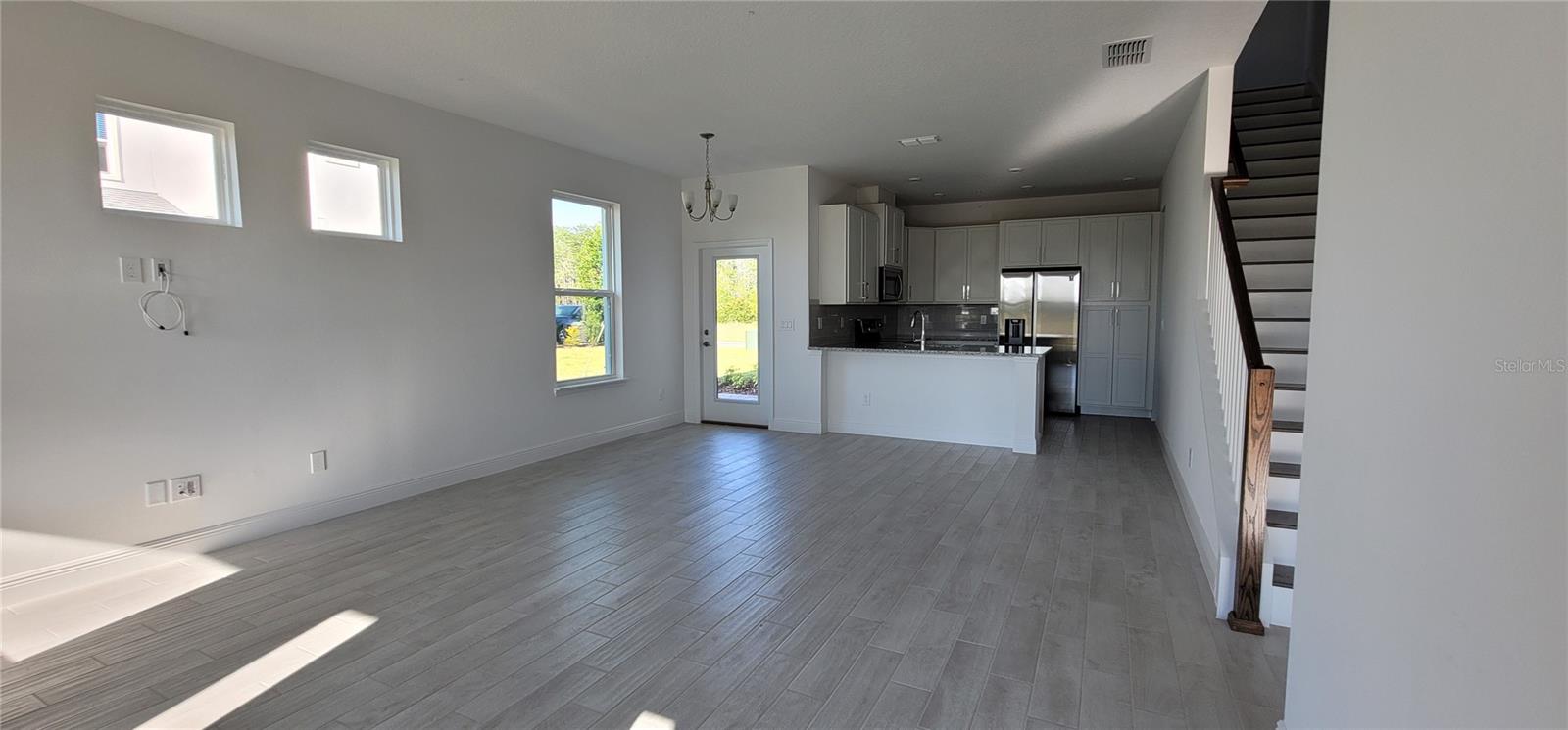 Image 4 of 24 For 14253 Kellog Avenue