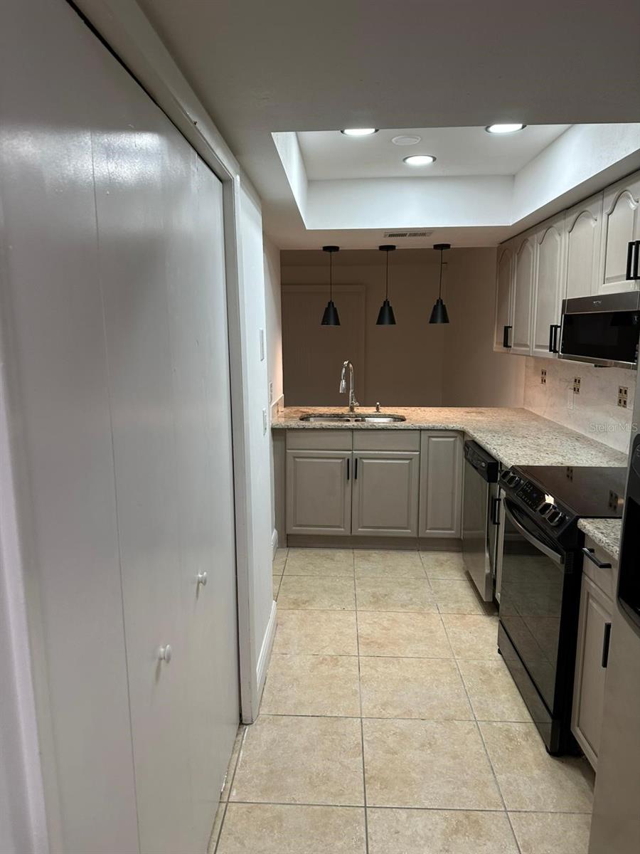 Image 5 of 20 For 1453 Candlewyck Drive