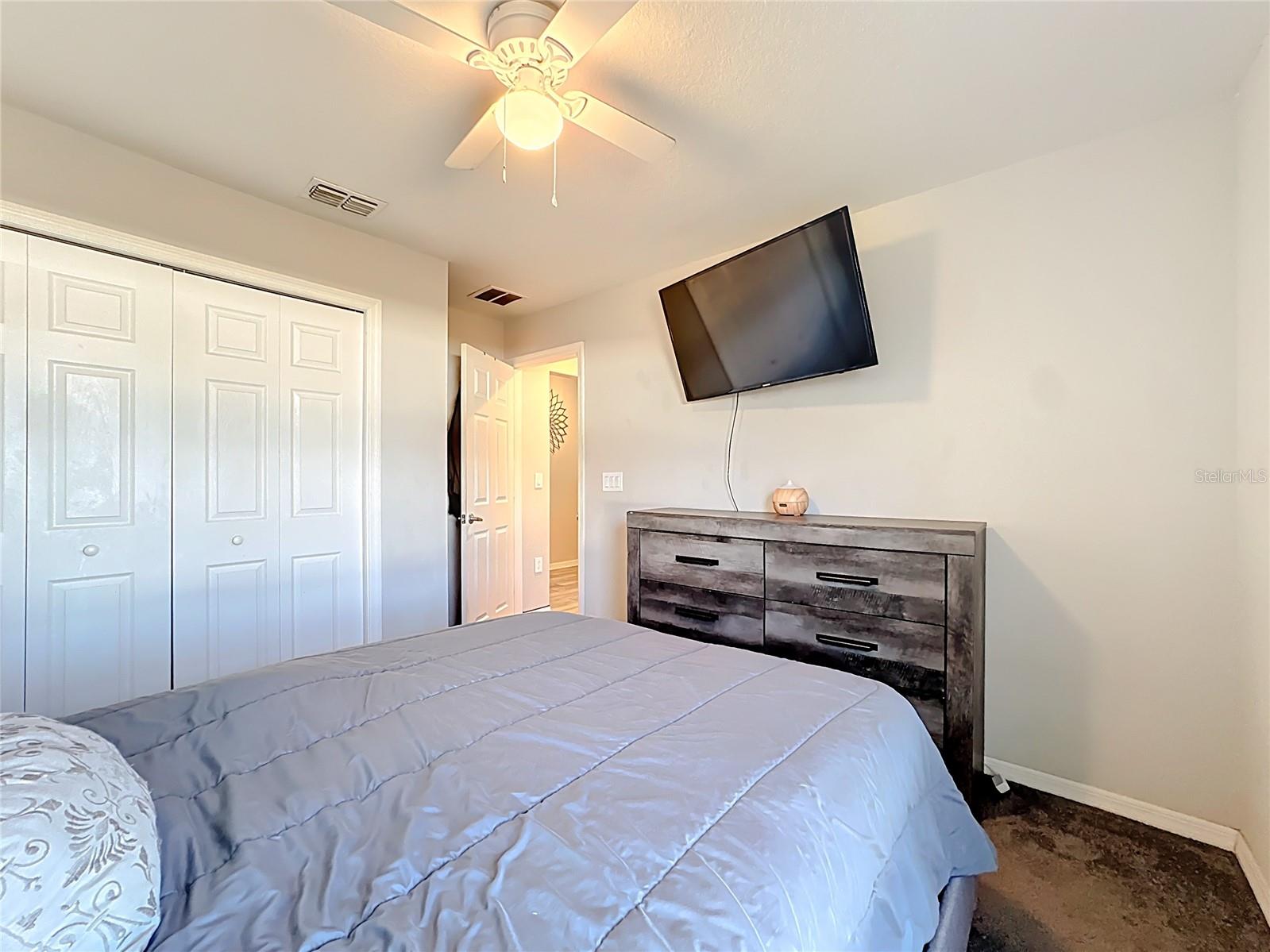 Image 25 of 63 For 389 St Georges Circle