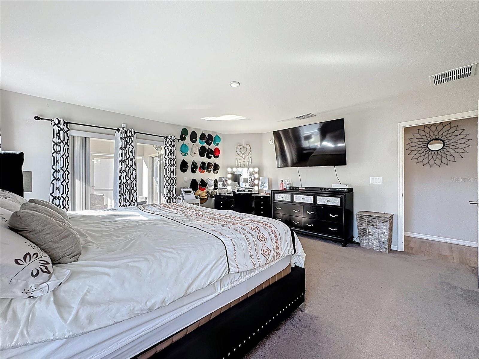 Image 44 of 63 For 389 St Georges Circle