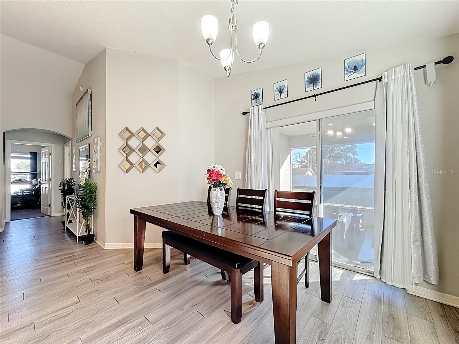 Image 5 of 63 For 389 St Georges Circle