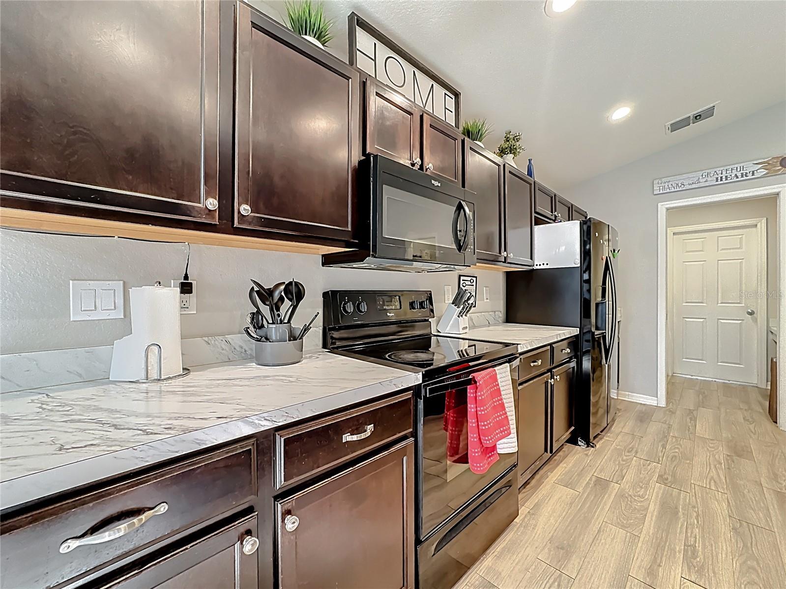 Image 7 of 63 For 389 St Georges Circle