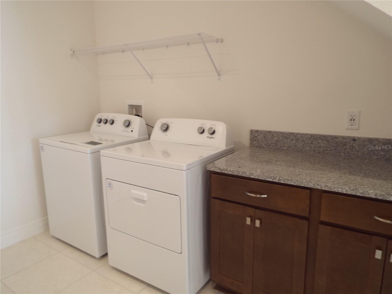 Image 15 of 27 For 10090 Sunnifa Alley