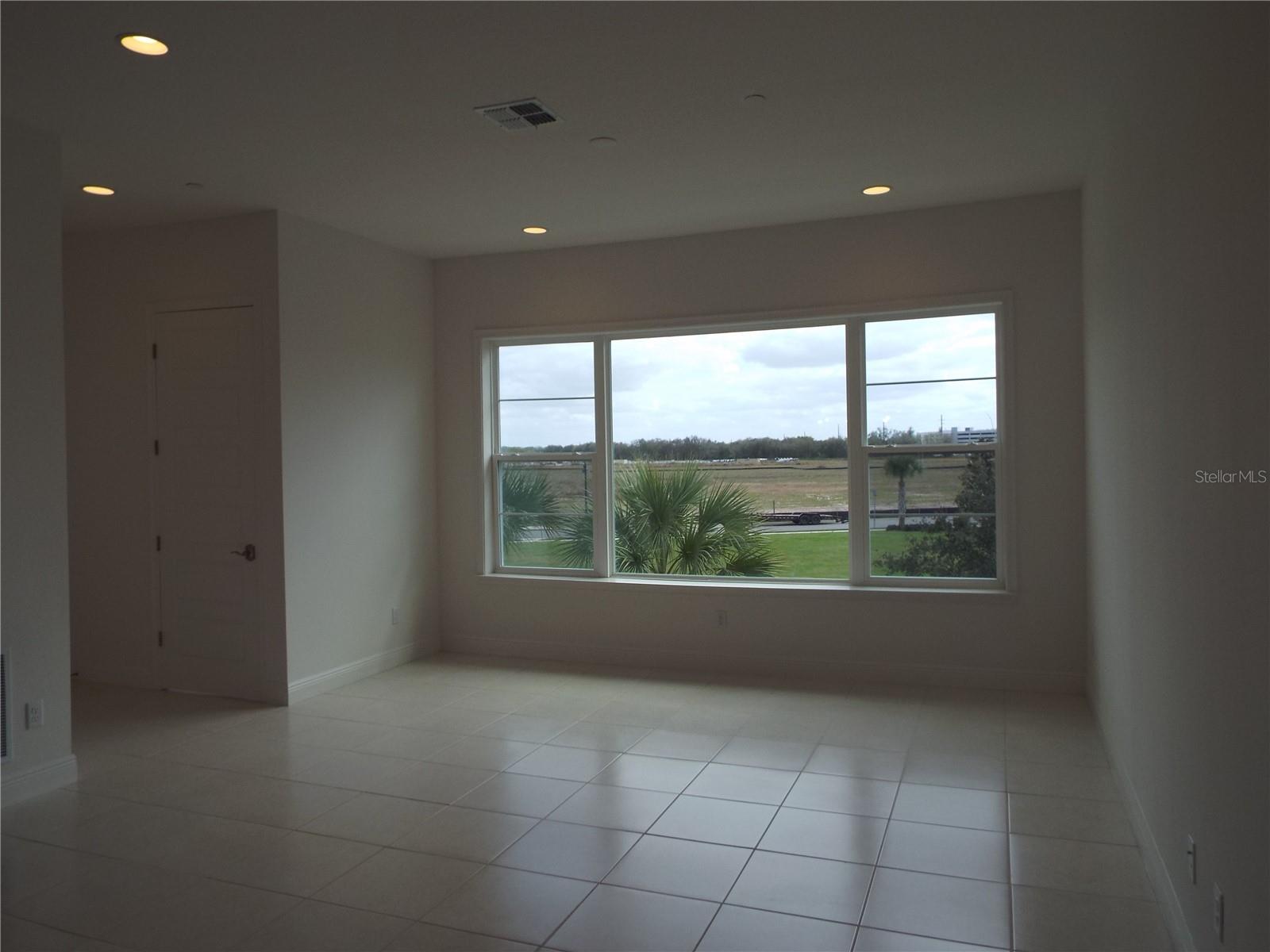 Image 5 of 27 For 10090 Sunnifa Alley