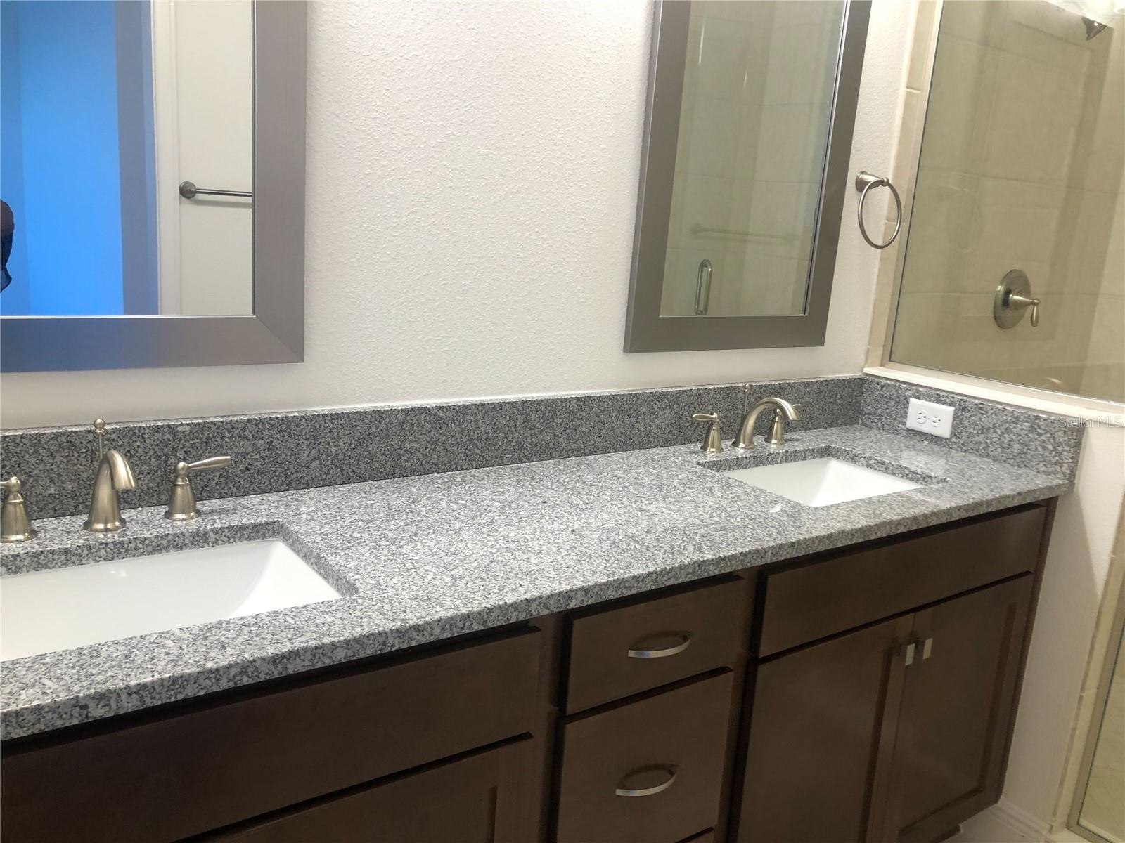 Image 8 of 27 For 10090 Sunnifa Alley