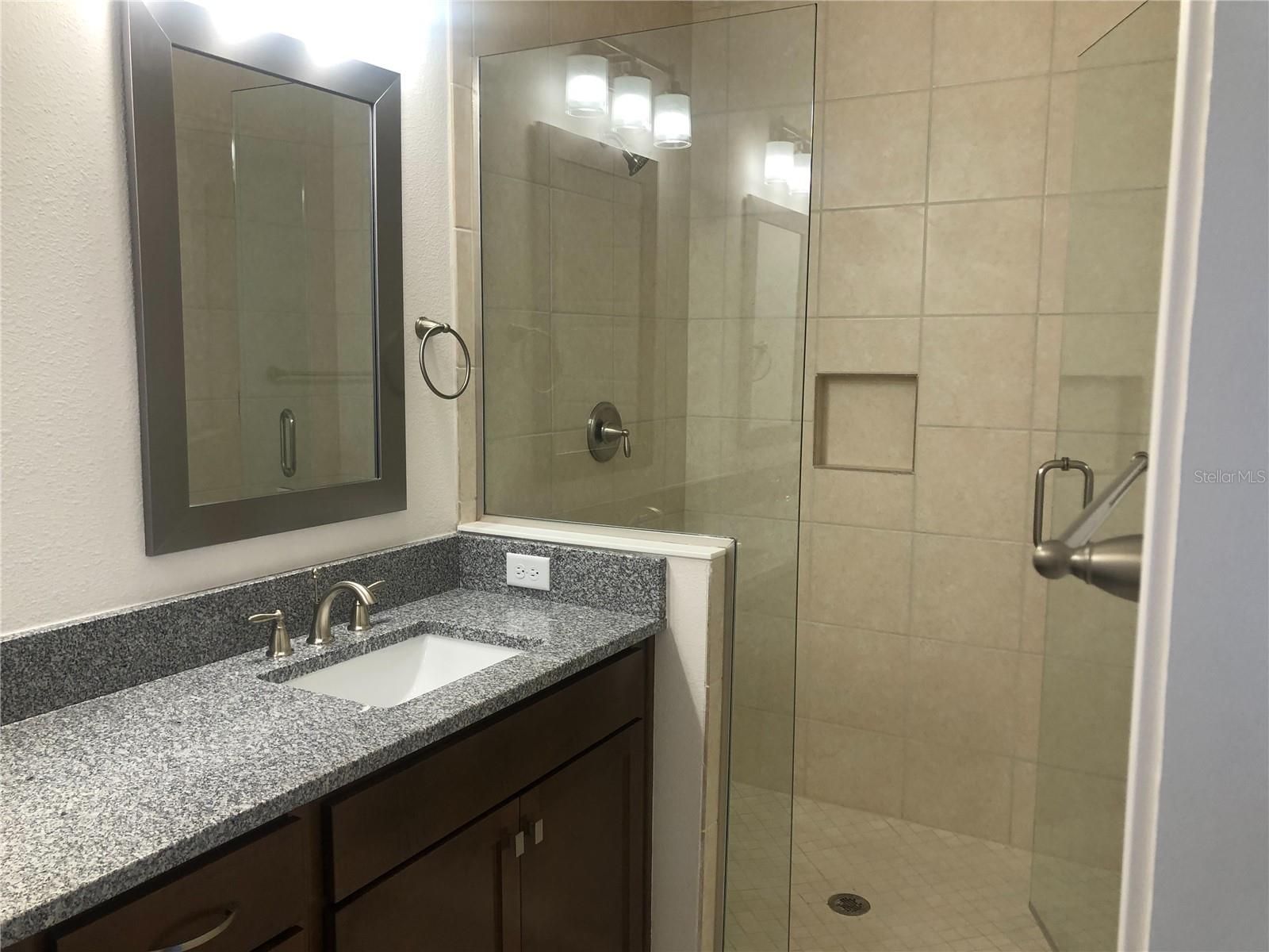 Image 9 of 27 For 10090 Sunnifa Alley