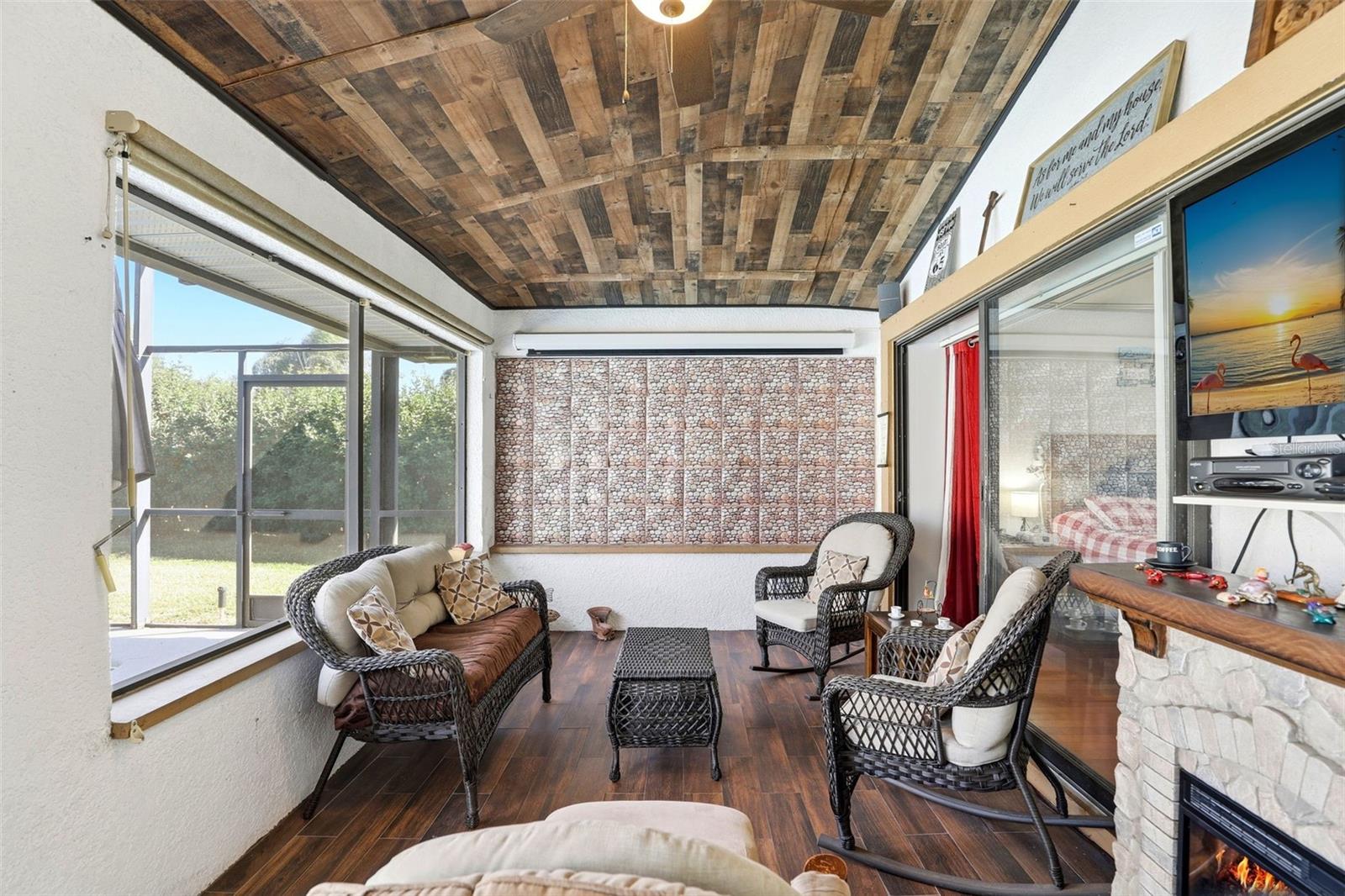 Image 26 of 36 For 2350 Sweetwater Boulevard