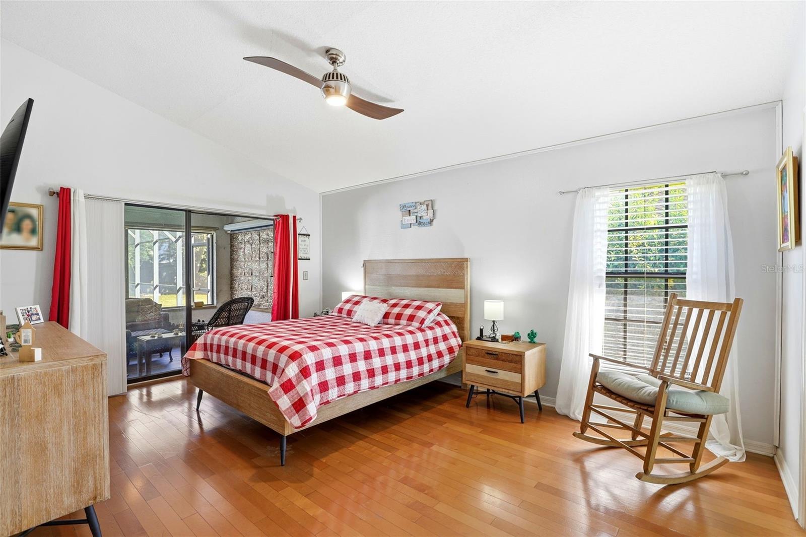 Image 27 of 36 For 2350 Sweetwater Boulevard